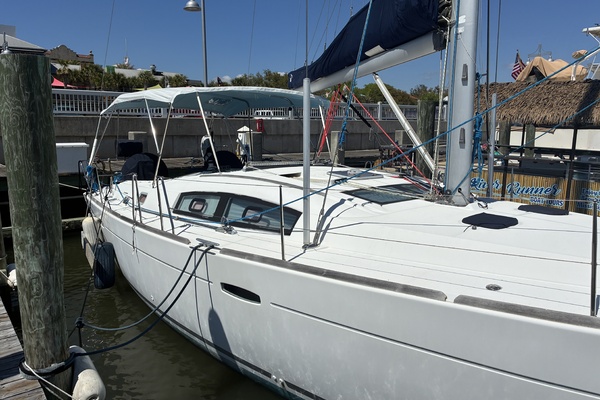 2008 Beneteau Oceanis 43 - Starboard