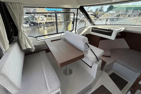 26ft Jeanneau Yacht For Sale