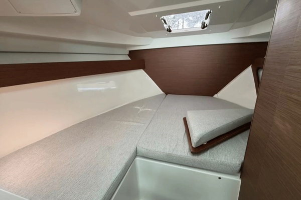 26ft Jeanneau Yacht For Sale