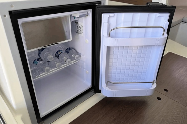 26ft Jeanneau Yacht For Sale