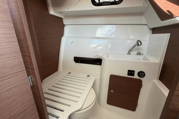 26ft Jeanneau Yacht For Sale