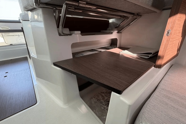 26ft Jeanneau Yacht For Sale