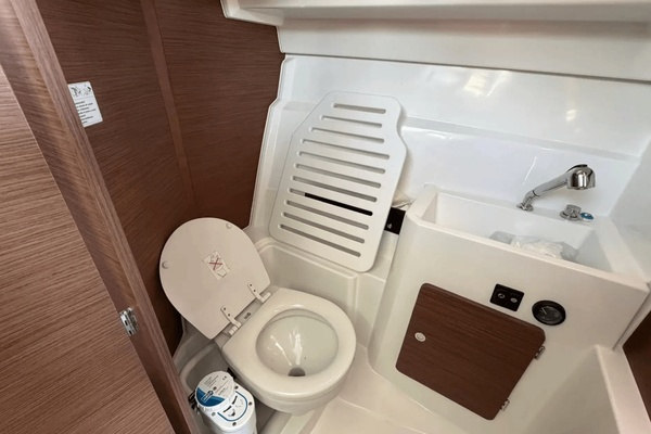 26ft Jeanneau Yacht For Sale