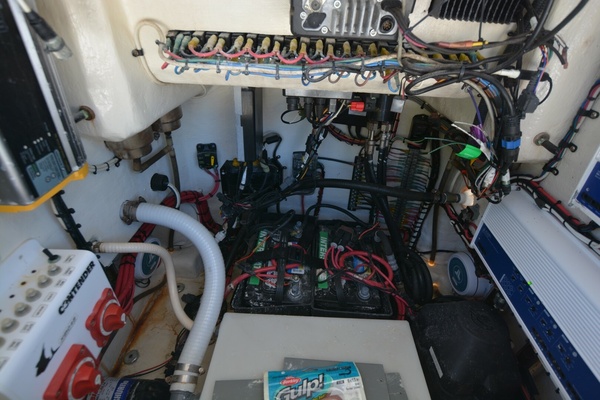 Hot Hooks II 25ft Contender Yacht For Sale