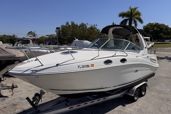 Photo of the 2006 Sea Ray 260 Sundancer
