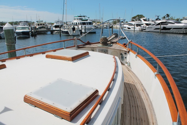 42ft Grand Banks Yacht For Sale