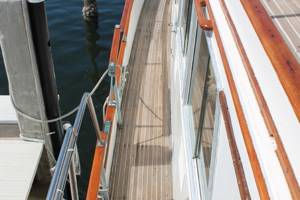 Photo of the 1987 Grand Banks 