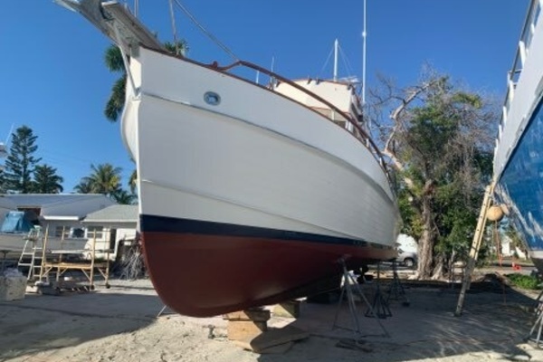 42ft Grand Banks Yacht For Sale