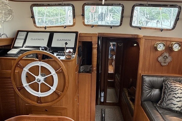 Gypsea Dancer 43ft Hampton Yacht For Sale