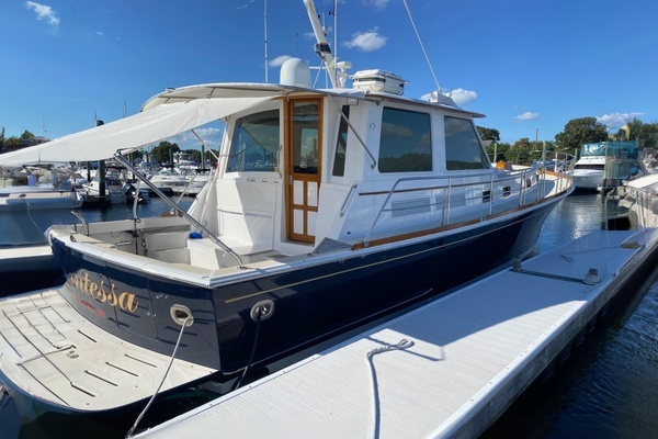 2001 Grand Banks 49