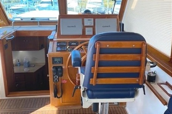 2001 Grand Banks 49