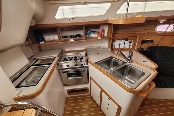 Escape II 33ft Catalina Yacht For Sale