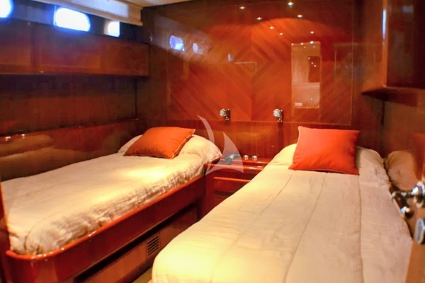 M Y Nilthalou 75ft Arno Leopard