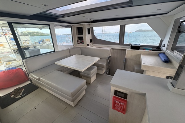 Soul Rebel 45ft Robertson  amp  Caine Yacht For Sale