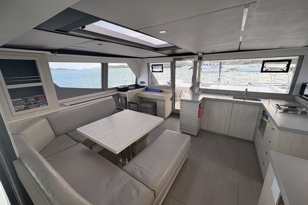 Soul Rebel 45ft Robertson  amp  Caine Yacht For Sale