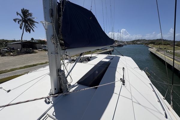 Soul Rebel 45ft Robertson  amp  Caine Yacht For Sale
