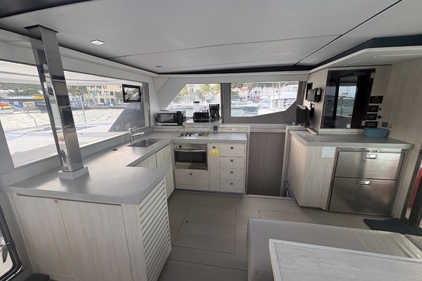 Soul Rebel 45ft Robertson  amp  Caine Yacht For Sale