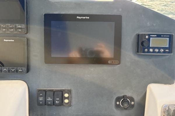 Soul Rebel 45ft Robertson  amp  Caine Yacht For Sale