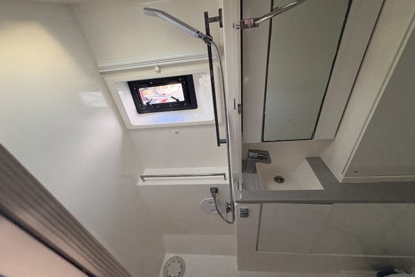 Soul Rebel 45ft Robertson  amp  Caine Yacht For Sale