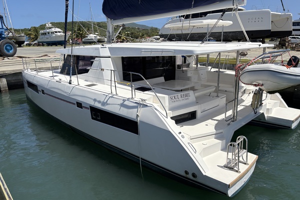 Soul Rebel 45ft Robertson  amp  Caine Yacht For Sale