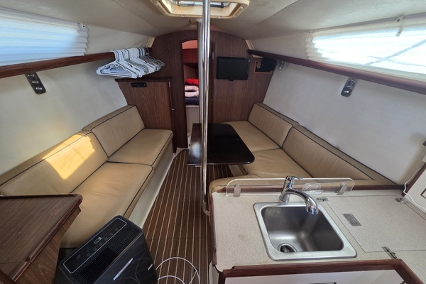 Kailani 31ft Hunter Yacht For Sale