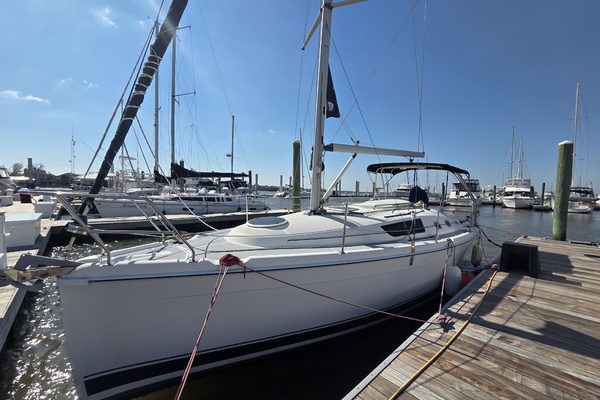Kailani 31ft Hunter Yacht For Sale