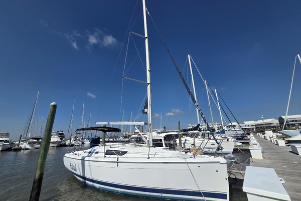 Kailani 31ft Hunter Yacht For Sale