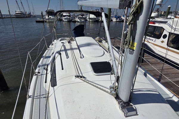 Kailani 31ft Hunter Yacht For Sale