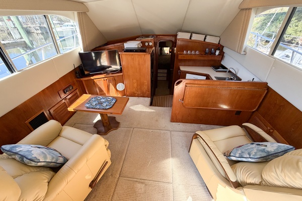GONE GIRL 36ft Pacemaker Yacht For Sale
