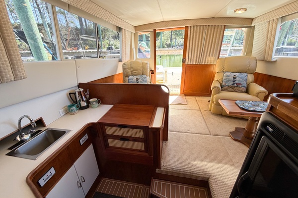 GONE GIRL 36ft Pacemaker Yacht For Sale