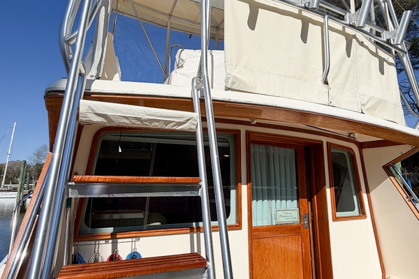 GONE GIRL 36ft Pacemaker Yacht For Sale