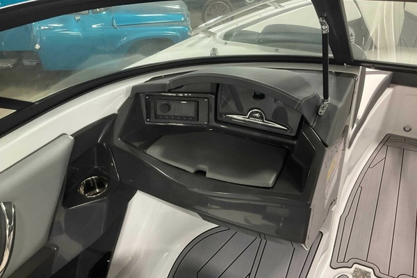 23ft Monterey Yacht For Sale