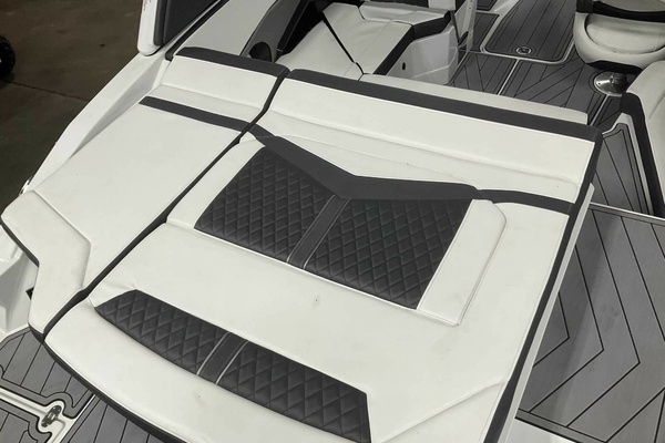 Photo of the 2023 Monterey 238SS