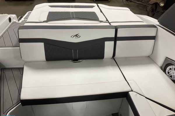 23ft Monterey Yacht For Sale