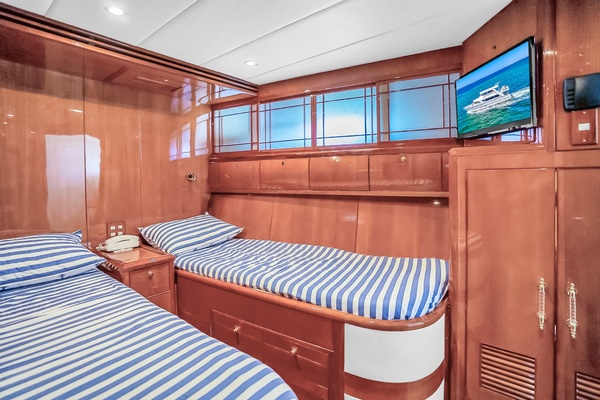 Mentorship IV 82ft Jefferson Yacht For Sale