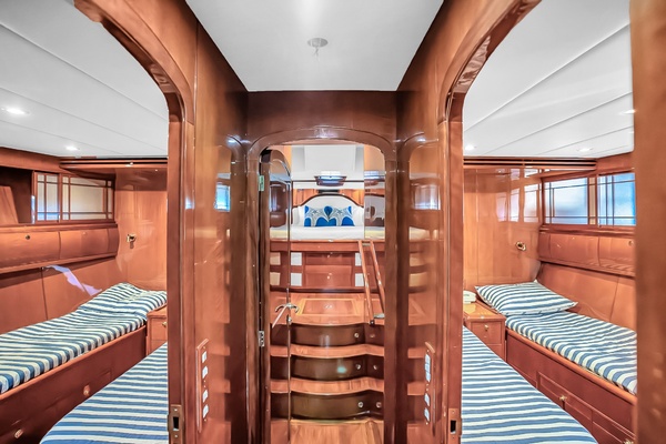 Mentorship IV 82ft Jefferson Yacht For Sale