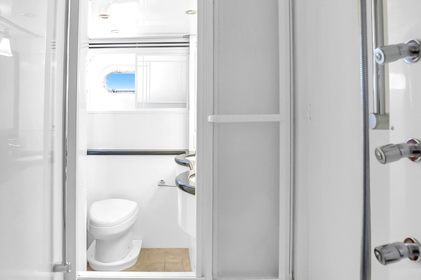 Mentorship IV 82ft Jefferson Yacht For Sale