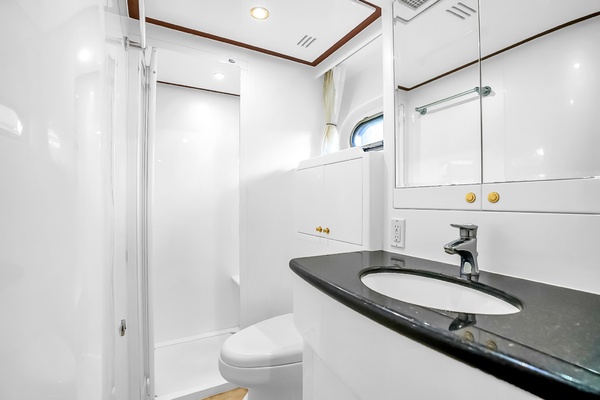 Mentorship IV 82ft Jefferson Yacht For Sale