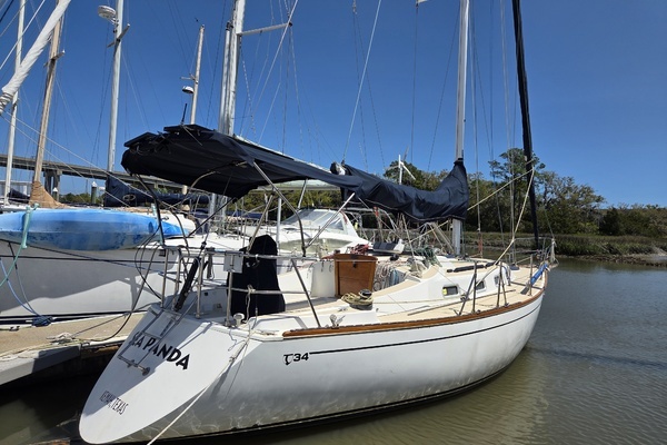 Photo of the 1986 Tartan 34-2 "Sea Panda"