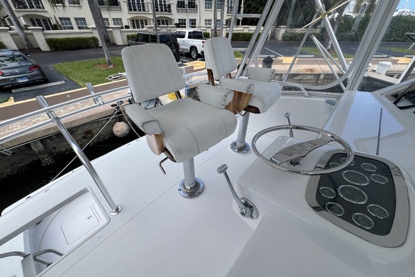 2003 Viking 52