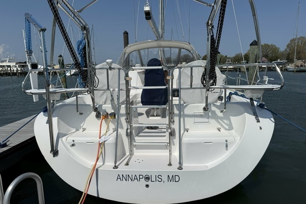 Photo of the 2002 Catalina  "Lucia"