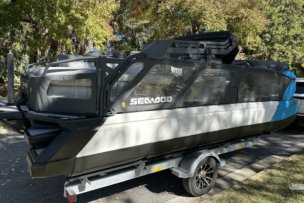 Photo of the 2023 Bombardier BRP Queretaro 45PU