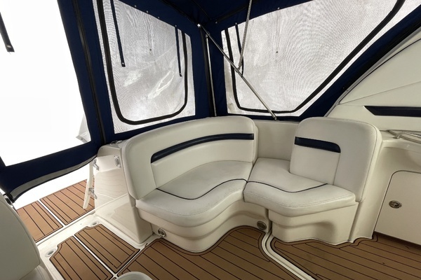 Photo of the 2010 Sea Ray 390 Sundancer