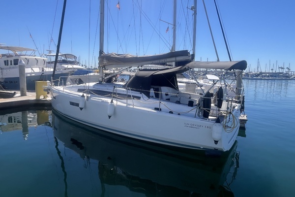 Photo of the 2023 Jeanneau 380 PERFORMANCE "SEFARINA"