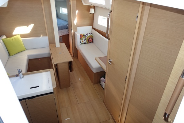Jeanneau 380 PERFORMANCE Yacht For Sale