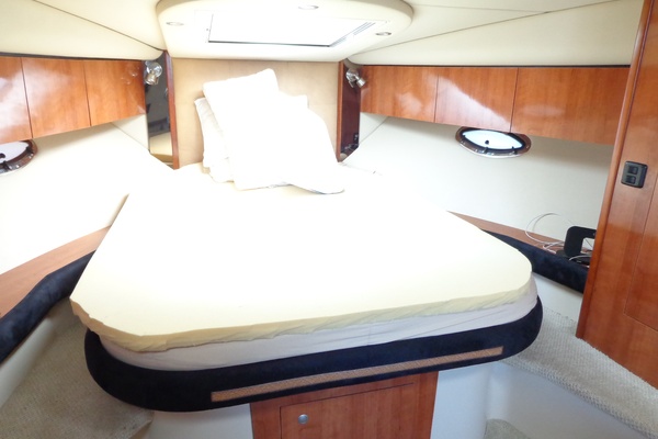 35ft Cruisers Yachts Yacht For Sale