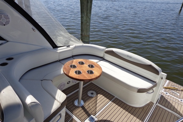 Photo of the 2008 Cruisers Yachts 330/350 Express
