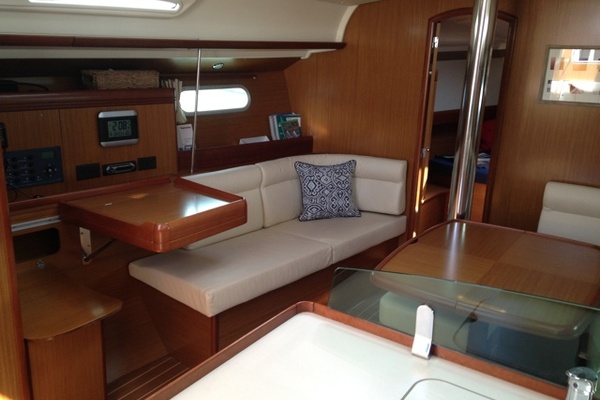 42ft Jeanneau Yacht For Sale