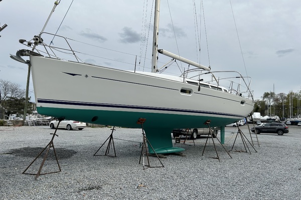42ft Jeanneau Yacht For Sale