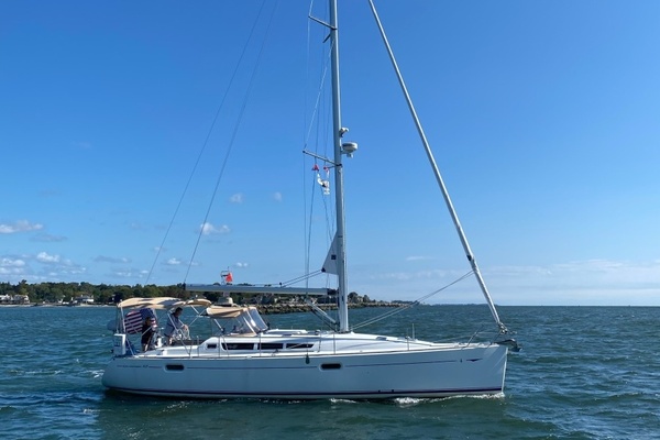 42ft Jeanneau Yacht For Sale
